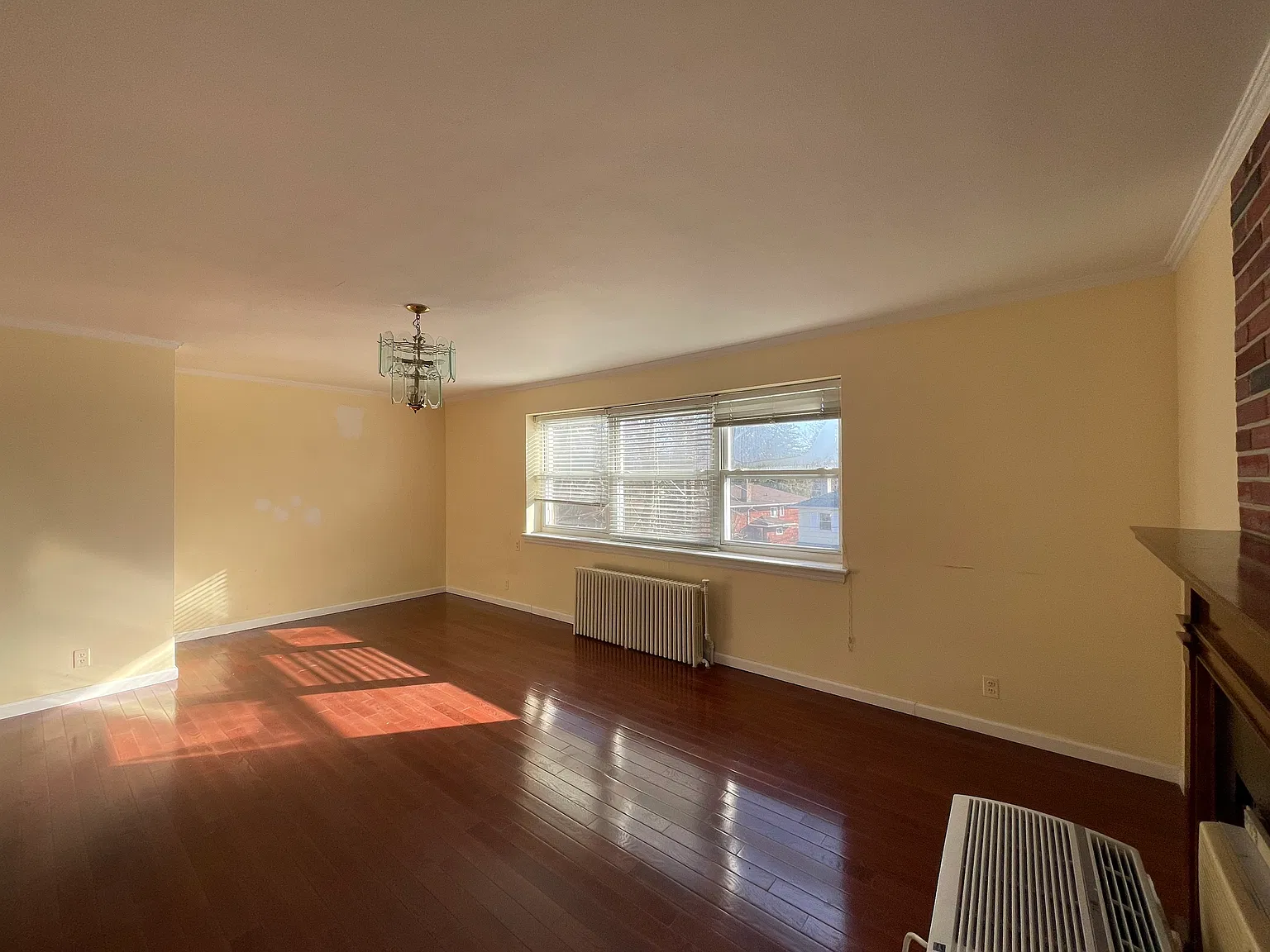 Linden St, Great Neck — Photo 3