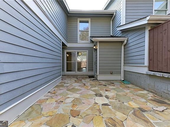 4th image of 4943 Meadow Ln
