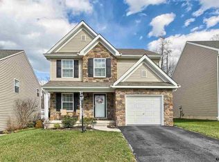 215 Sunbury Way, Red Lion, PA 17356