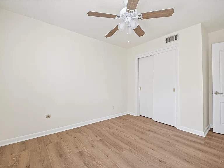7950 Longridge Dr — Photo 47