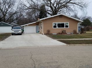 814 S Harriet St, Algona, IA 50511
