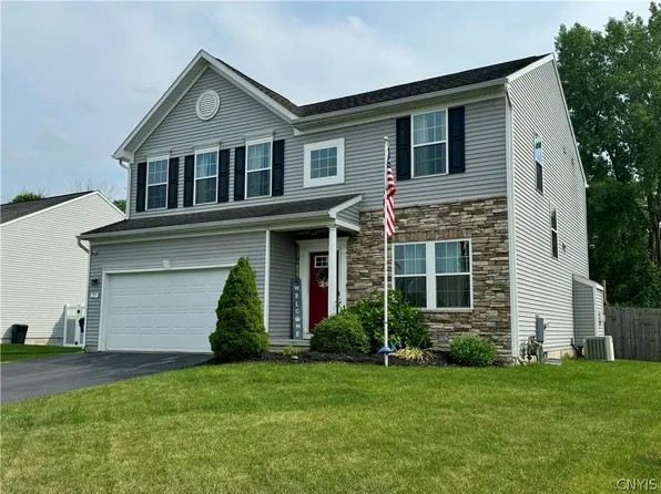 57 Silversides Way, Baldwinsville, NY 13027