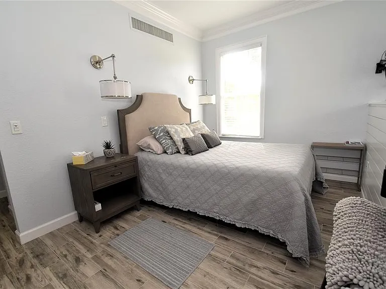51 Mac Ewen Dr #1 — Photo 3