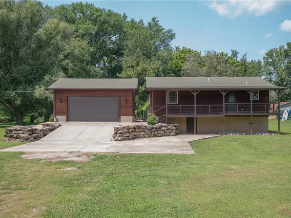 655 Easy St, Noel, MO 64854