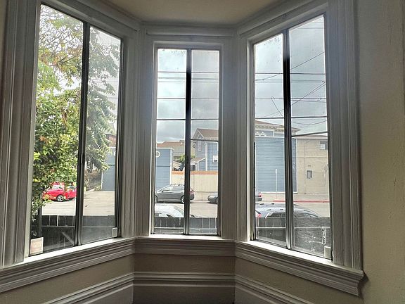 3rd image of 813 Wood St