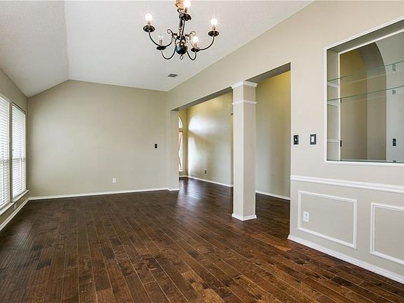 4th image of 8200 Steamers Ln