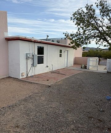 3rd image of 5212 Derringer Rd