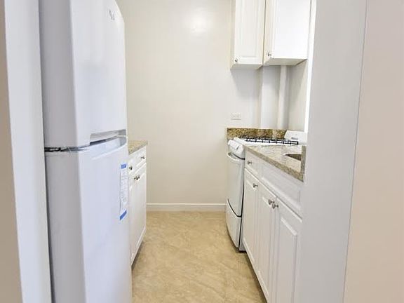 2nd image of 736 W End Ave APT 3D