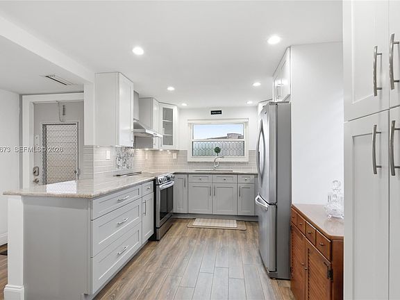 4th image of 9501 Sunrise Lakes Blvd APT 201