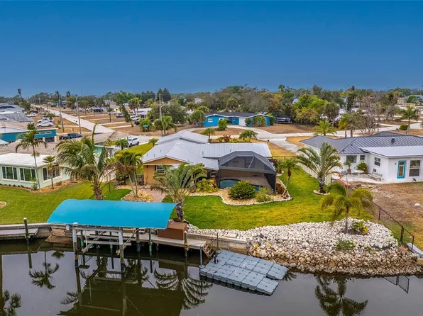 2186 Oyster Creek Dr, Englewood, FL 34224