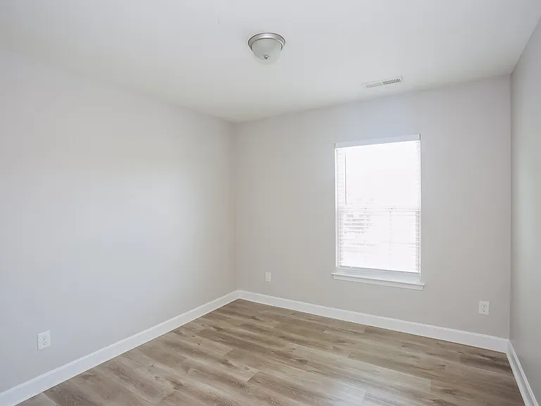 1029 Ramsgate Dr SW — Photo 11