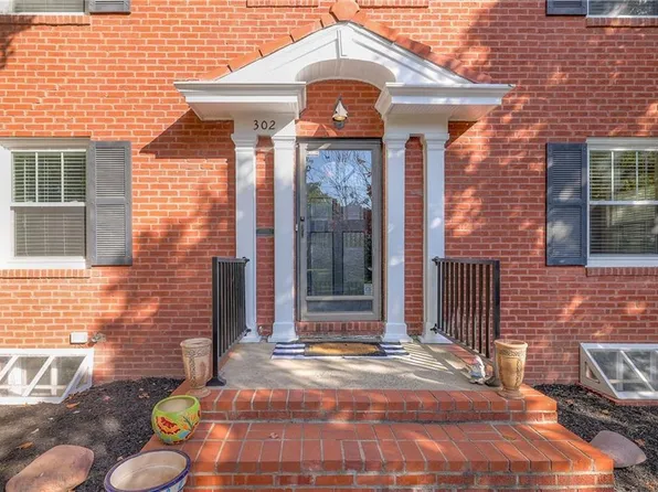 302 W 66th Ter, Kansas City, MO 64113
