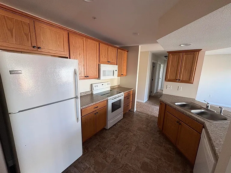 3707 S Broadway St — Photo 26