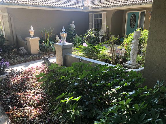 3rd image of 8072 Estates Dr