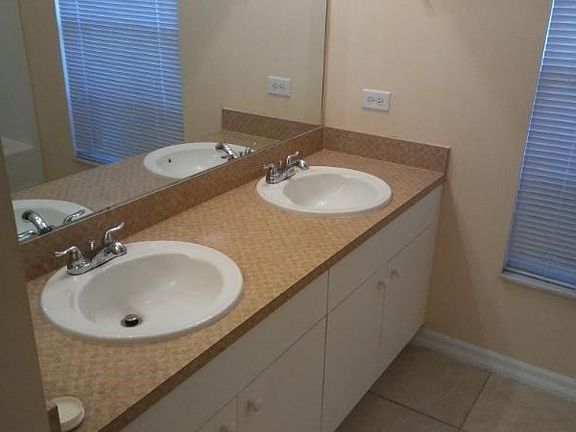 5th image of 3900 NE 16th Place Cpe