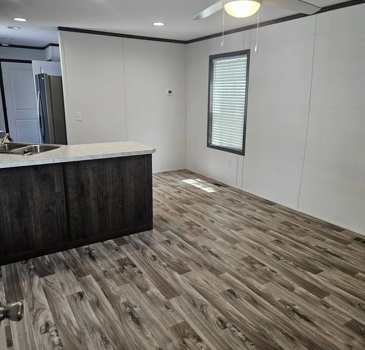 2 bed, 580 sqft, $1,649 — Photo 4