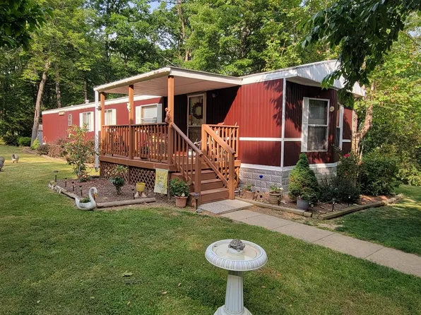 7215 Paw Rd, Paw Paw, WV 25434