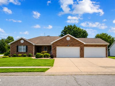 2895 Foxridge Cir, Columbus, IN, 47203