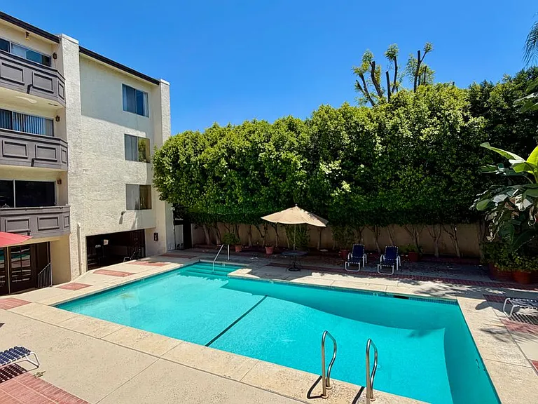 5420 Lindley Ave #21 — Photo 22