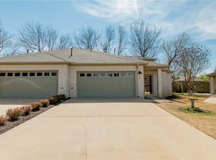23 E Cydnee St, Fayetteville, AR 72703