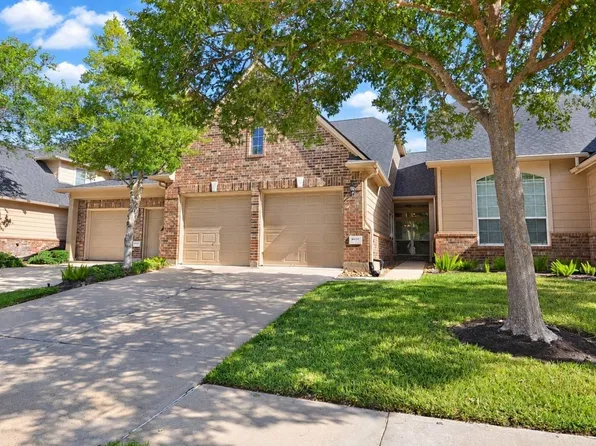 8959 Silent Willow Ln, Sugar Land, TX 77479