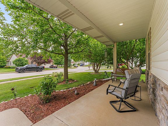 3rd image of 2605 White Pine Cir