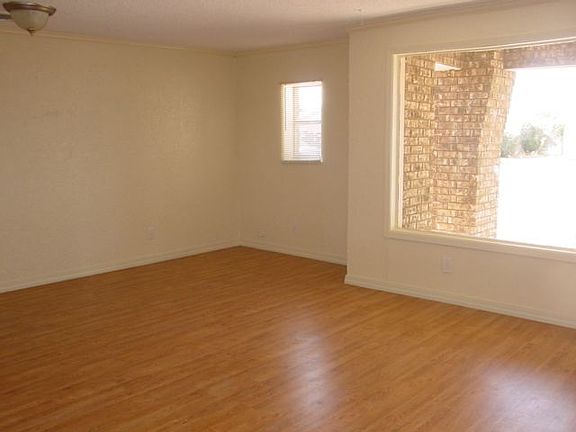 5th image of 1120 Leo Dr