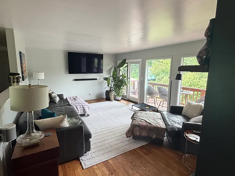 608 Dorseyville Rd — Photo 9