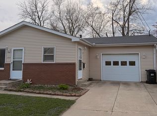 1213 S Oak St, Bloomington, IL