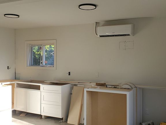 4th image of 62 Currie St