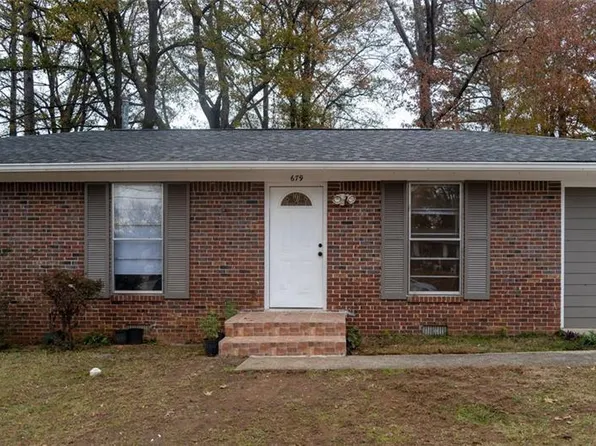 679 Winchester Ln, Norcross, GA 30071