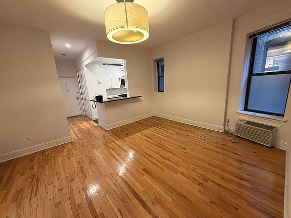 2nd image of 644 Amsterdam Ave APT 2B