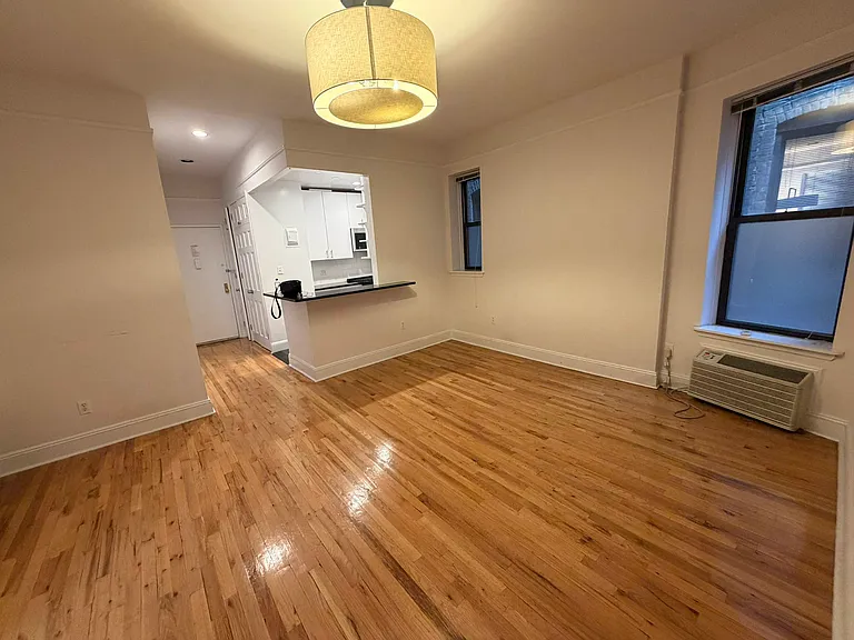 644 Amsterdam Ave #2B — Photo 2