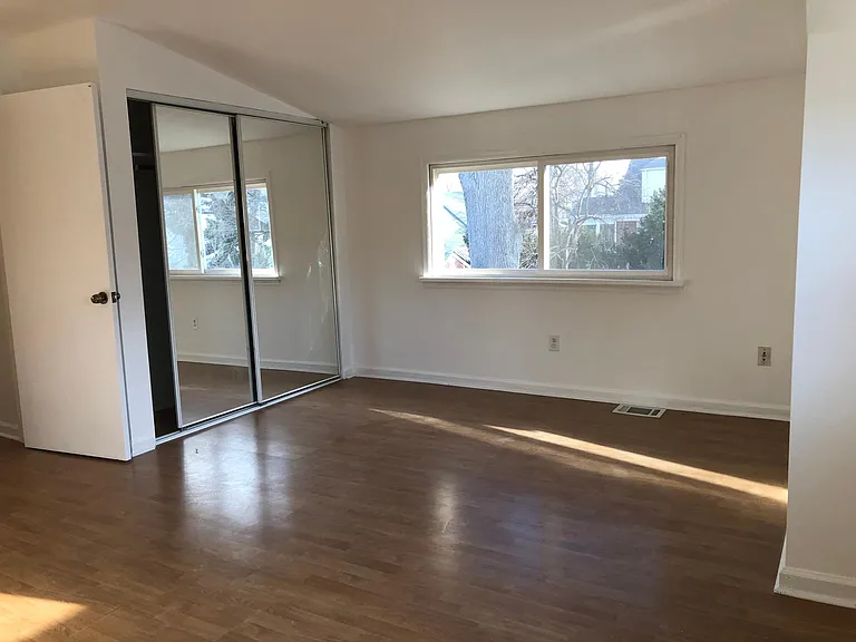 396 Union Ave — Photo 8