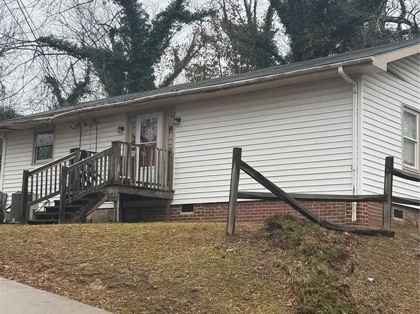 320 T E White Sr Dr, Albemarle, NC 28001