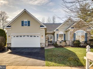 4 Ellington Dr, Columbus, NJ 08022