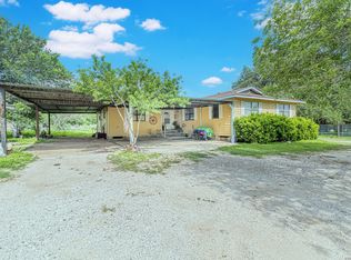 10805 Hollowell Rd, Atascosa, TX 78002