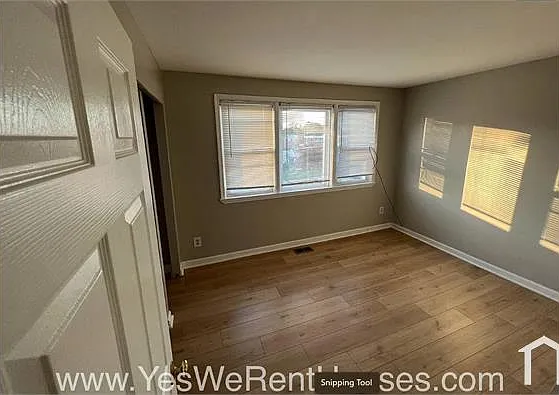 2 bed, 1024 sqft, $1,600 — Photo 4
