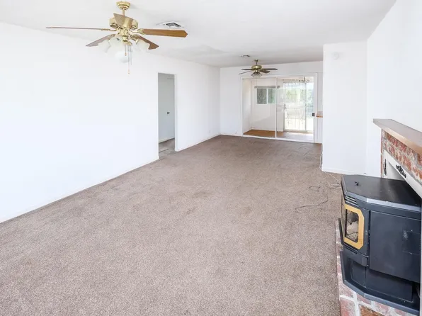 5852 68th St, Sacramento, CA 95824