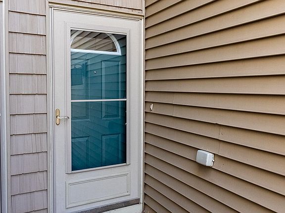 4th image of 3645 E Meadows Ct