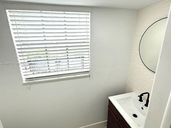 4th image of 3619 S Le Jeune Rd #1