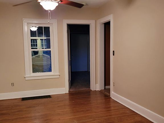 2nd image of 174 Park Ave