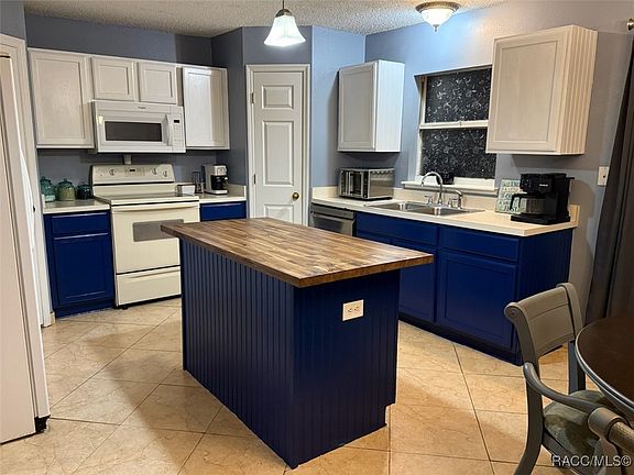 2nd image of 8674 N Collarette Way
