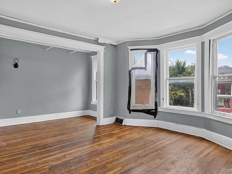 127-9 Buena Vista St W, photo 22