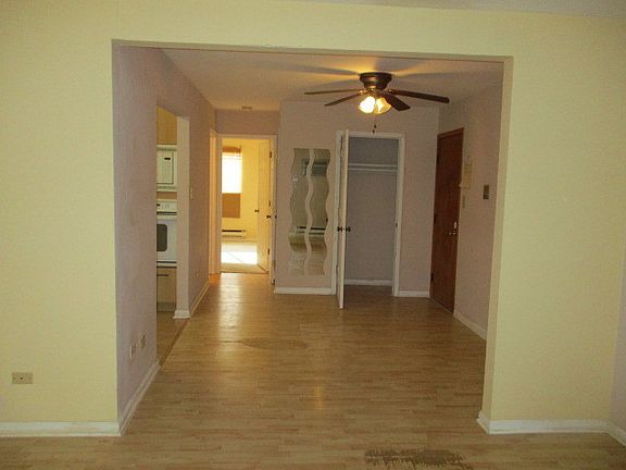 5th image of 4247 Jennifer Ln APT 1A