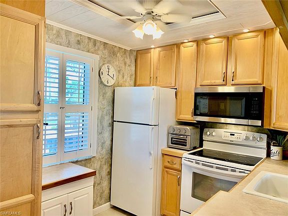 3rd image of 1580 Pine Valley Dr APT 209