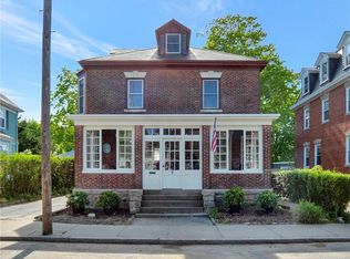 7 Sylvan St, Newport, RI 02840