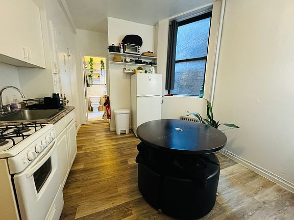 4th image of 160 1st Ave APT 3A