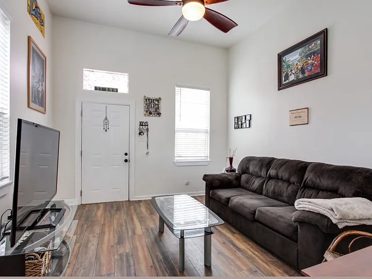 2119 Saint Ann St #1 — Photo 10