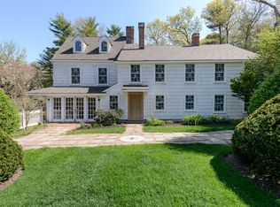 63 Mill River Rd, Oyster Bay, NY 11771